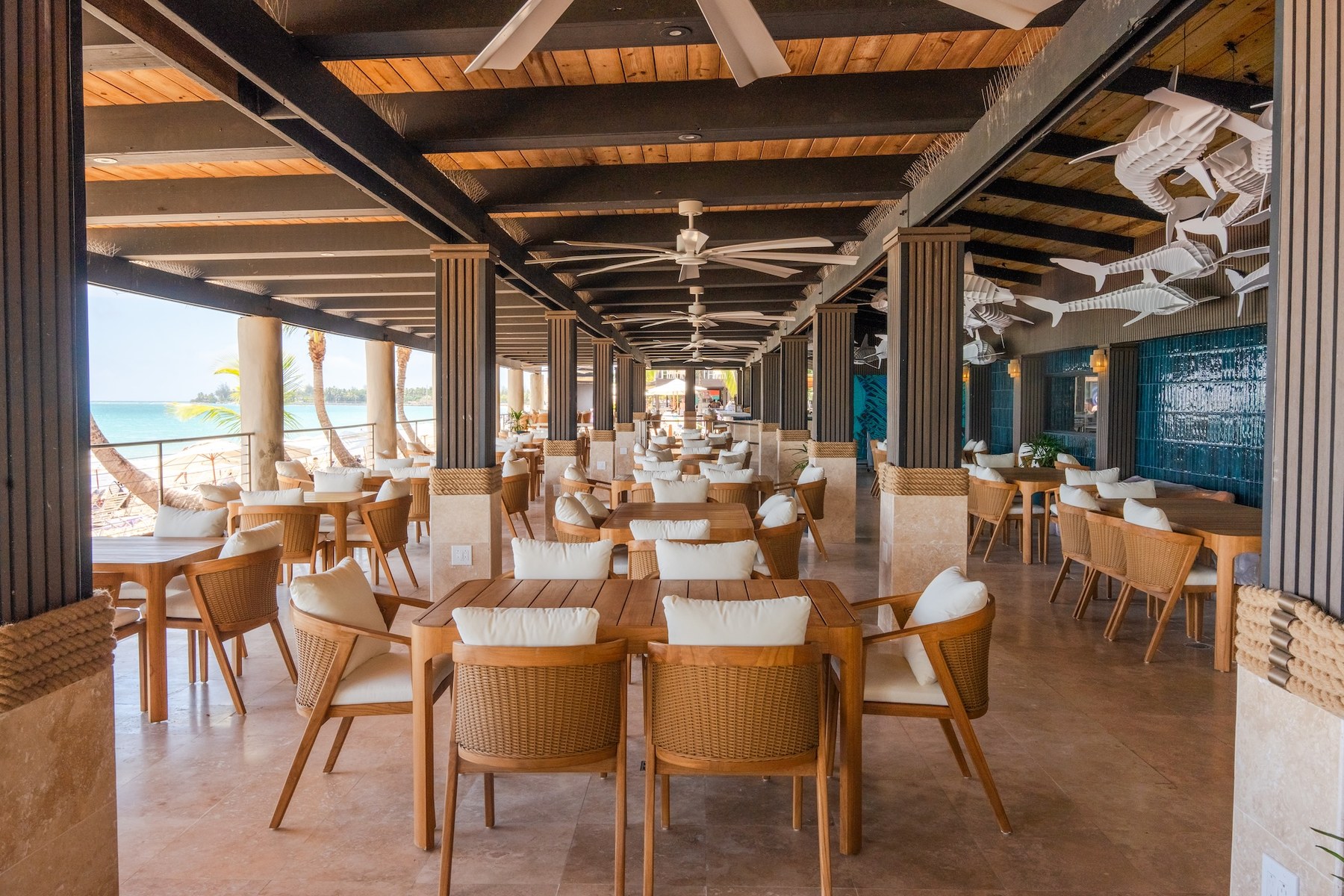 Open-air Ocean Lab dining room at Vivo Beach Club