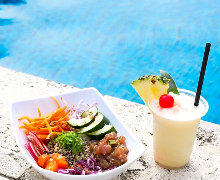 Poolside food and cocktails at Vivo Beach Club